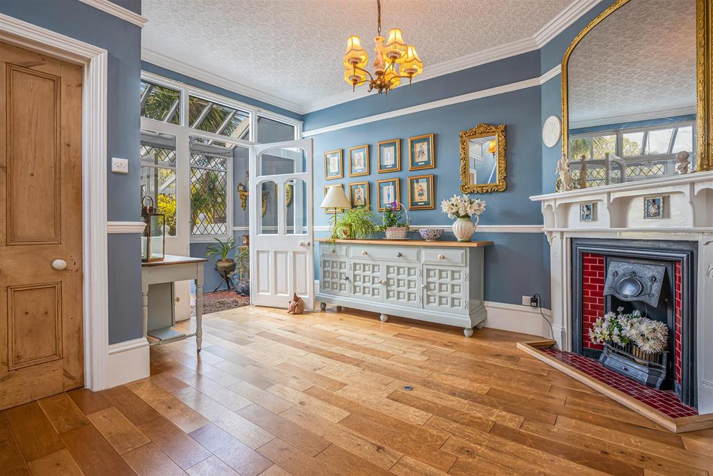 Cricketfield Road, Torquay 5 bed semidetached house for sale £675,000