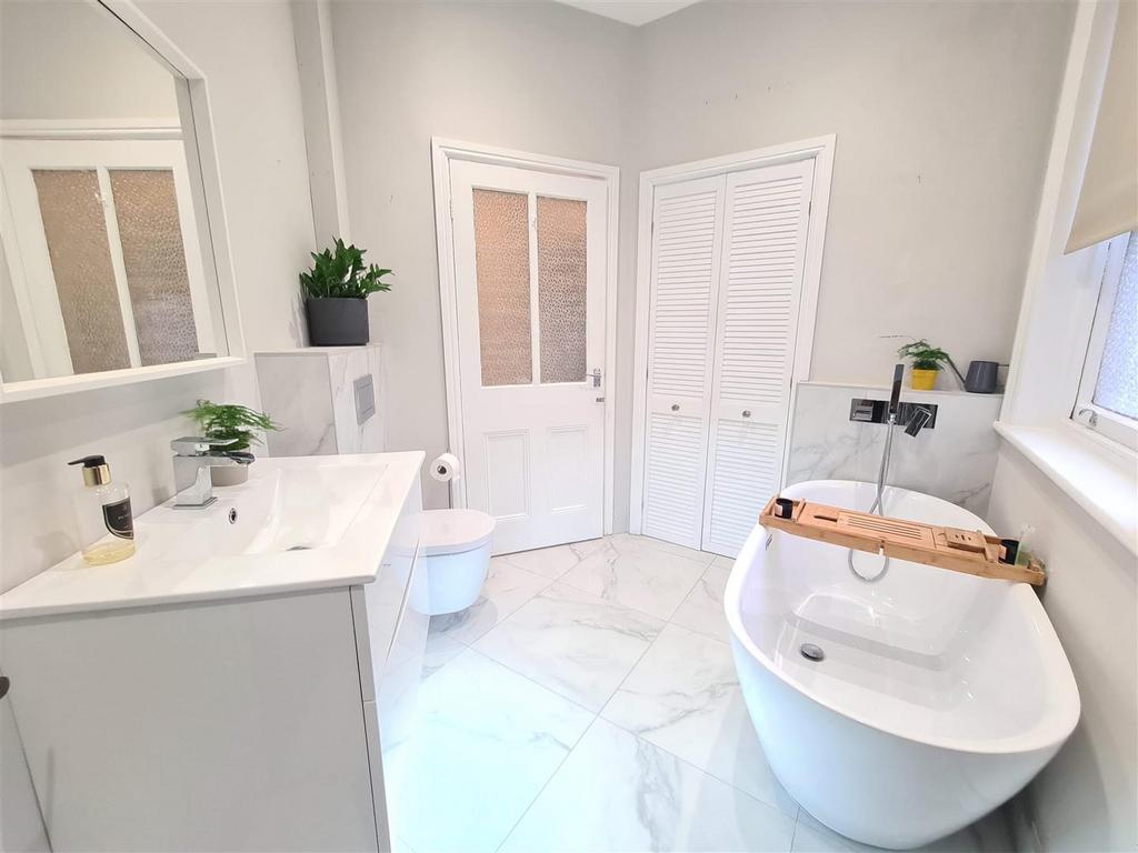 St Marks Avenue, Harrogate, North... 2 bed apartment £1,300 pcm (£300 pw)