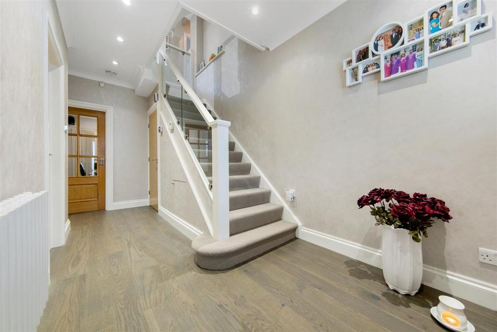Haycroft Gardens, London, NW10 5 bed semidetached house £1,600,000