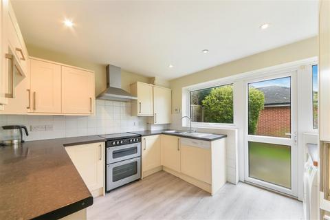 24 The Parade, Epsom, KT18 5DH