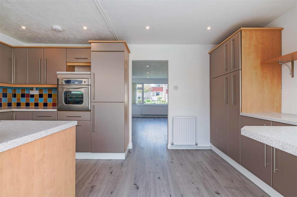 16 Marshalls Close8.jpg