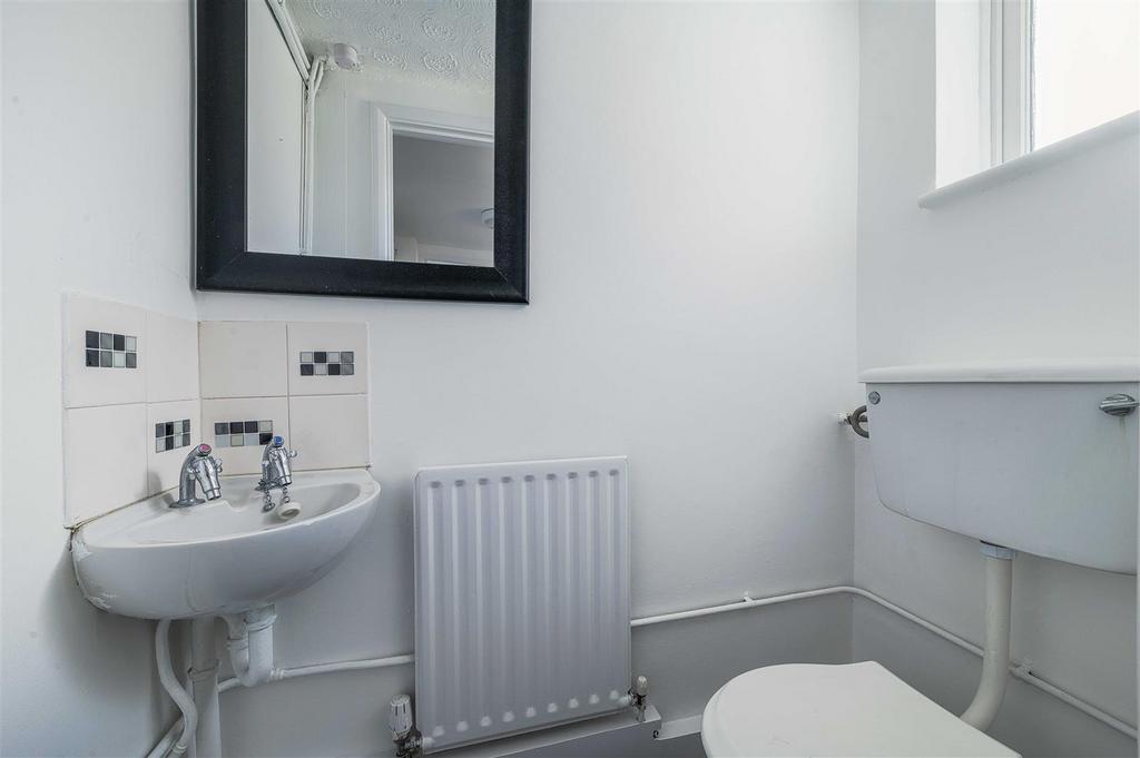 16 Marshalls Close18.jpg