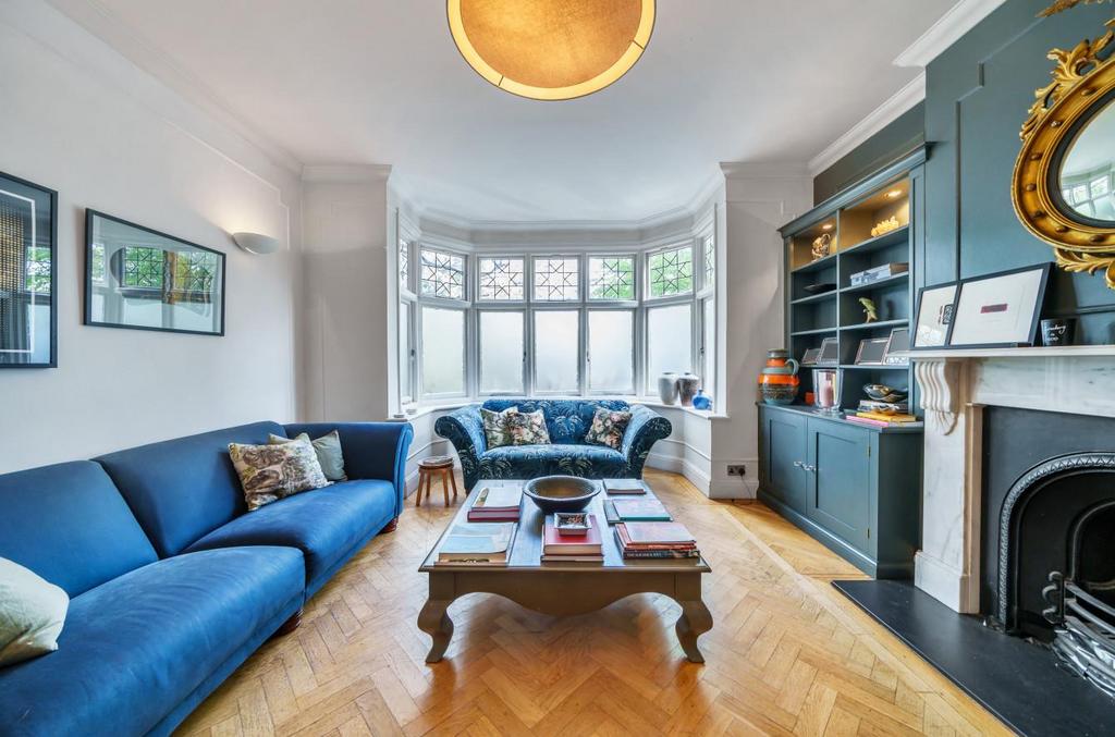 Chelmsford Square, London, NW10 4 bed semidetached house for sale £