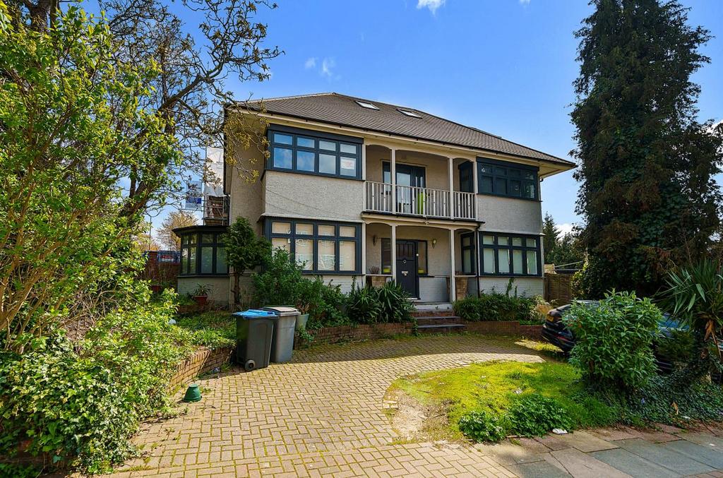 Alexander Avenue, Willesden, NW10 5 bed detached house for sale £