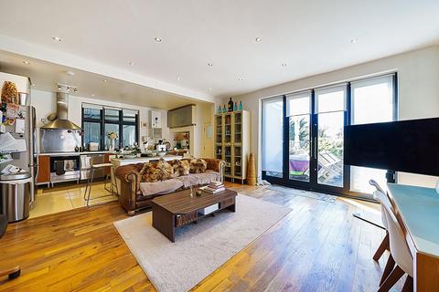2 Alexander Avenue, London, NW10 3QS