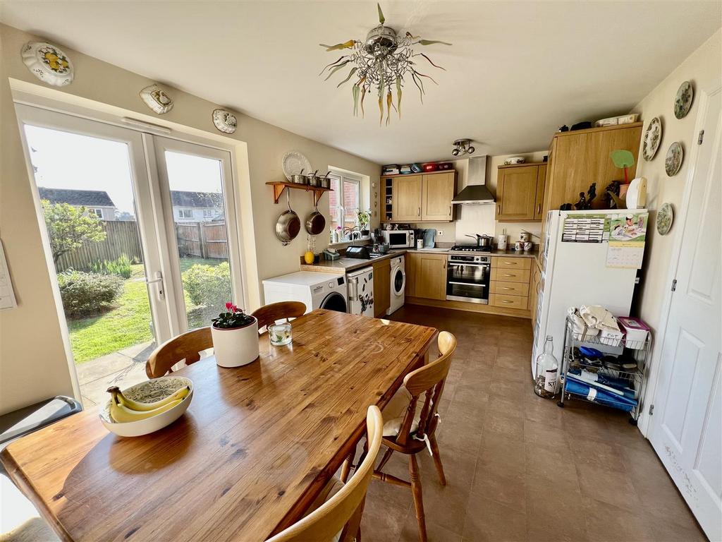 Dol Y Dderwen, Ammanford 4 bed detached house for sale £290,000