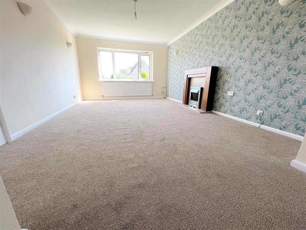 Hardys Road, Cleethorpes, N.E. Lincs, DN35 0DW 3 bed semidetached