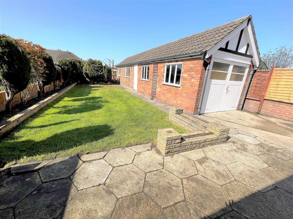 Hardys Road, Cleethorpes, N.E. Lincs, DN35 0DW 3 bed semidetached