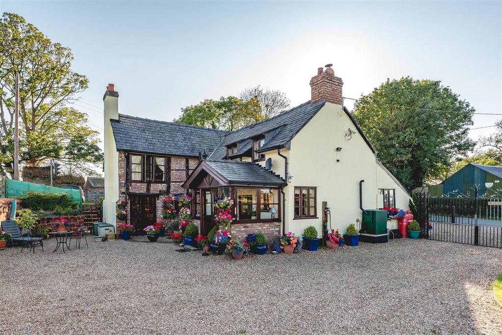 The Boat House, Llanymynech 3 bed detached house £795,000