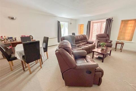 2 bedroom flat to rent, Ellerslie Court, Upper Park Road, M14