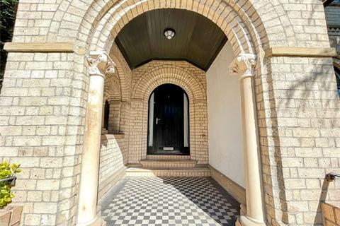 2 bedroom flat to rent, Ellerslie Court, Upper Park Road, M14