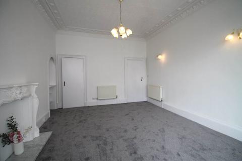 3 bedroom flat to rent, Mansionhouse Road, Paisley, PA1 3RD