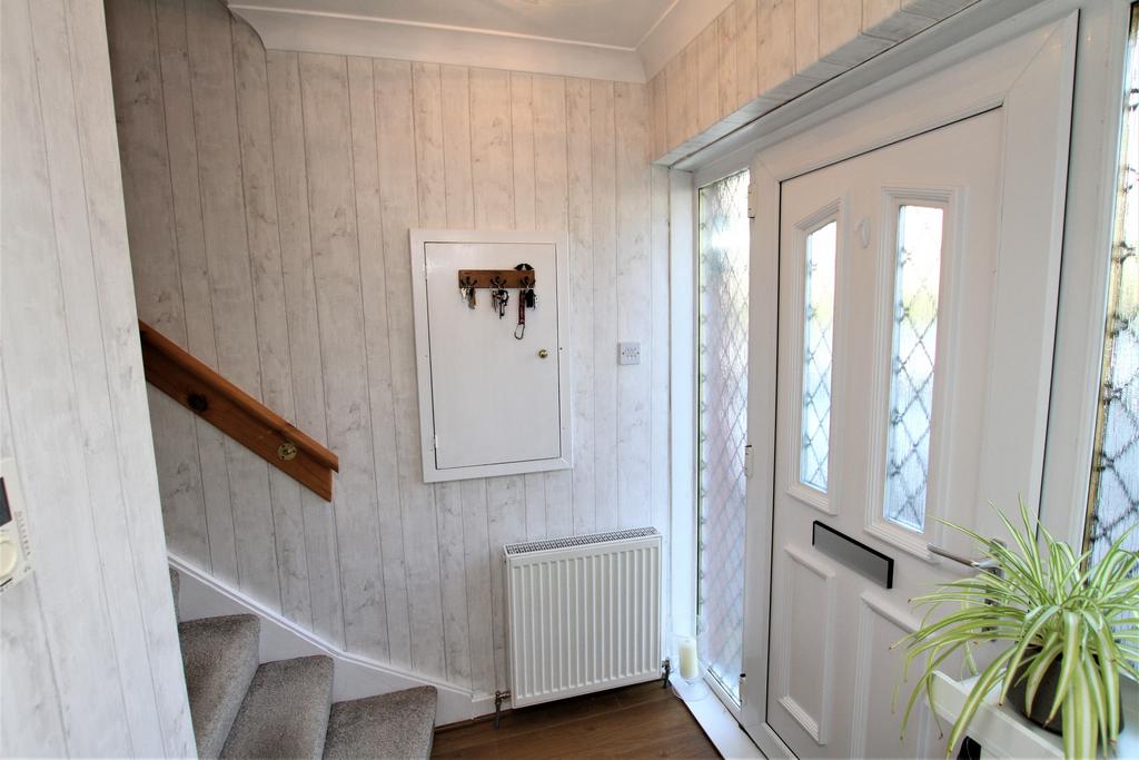 Cantieslaw Drive, East Kilbride, G74 2 bed semidetached villa £139,500