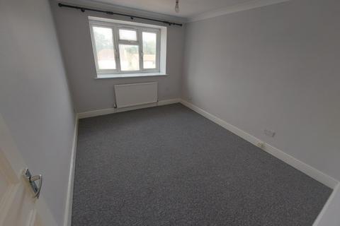 2 bedroom apartment to rent, Stonegrove Court, Stonegrove, Edgware, Greater London, HA8