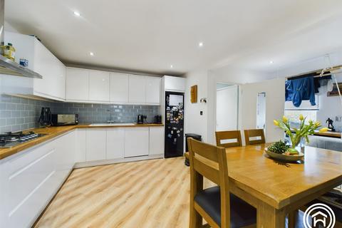 1 Brenfield Drive, Glasgow, G44 3LT