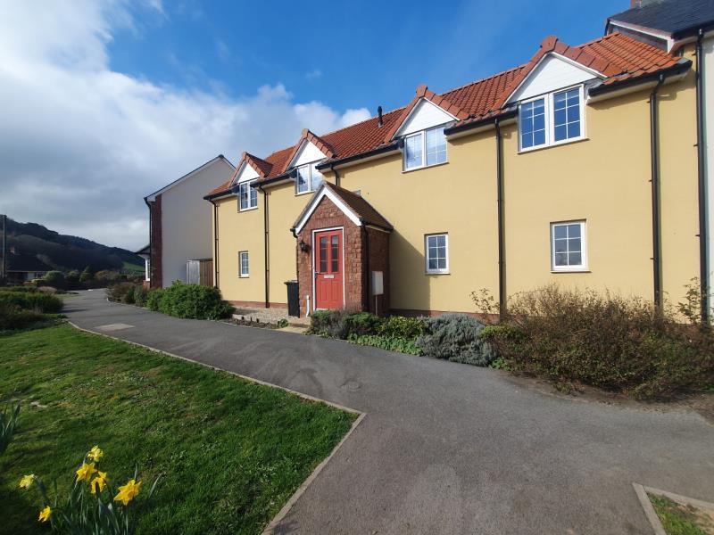 Marsh Gardens, Dunster TA24 2 bed flat £240,000