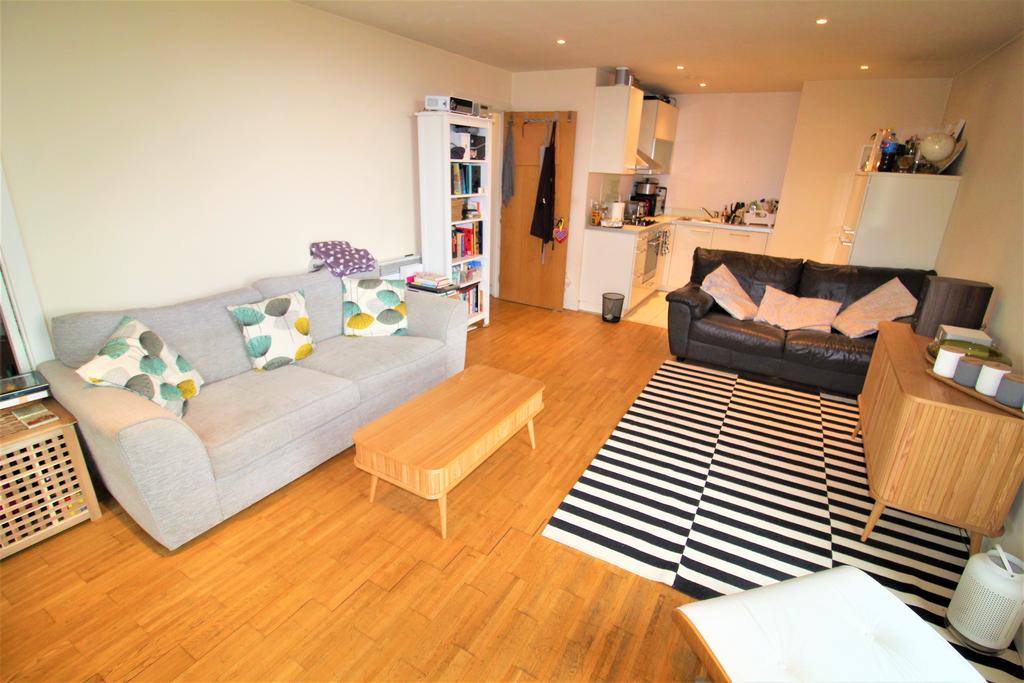 Kelso Place, Manchester M15 2 bed apartment to rent £1,200 pcm (£277 pw)