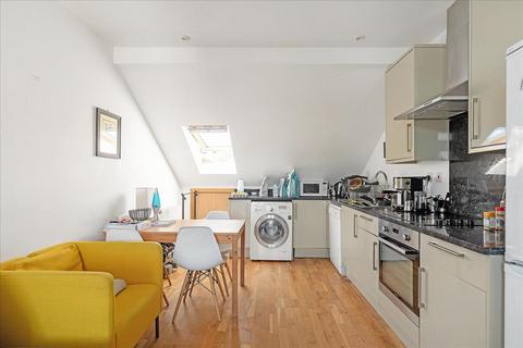 2 bedroom flat for sale - Mirabel Road, Fulham, London, SW6