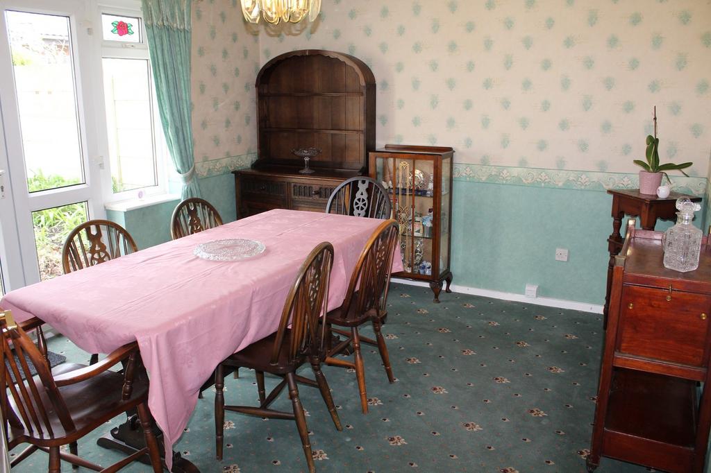 Bedroom 3 / Dining Room