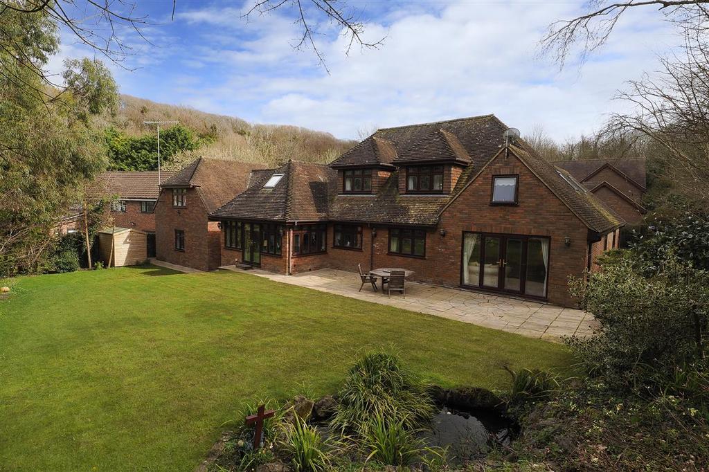 Dale House, Dale Court, Boxley Road, Walderslade 5 bed detached house