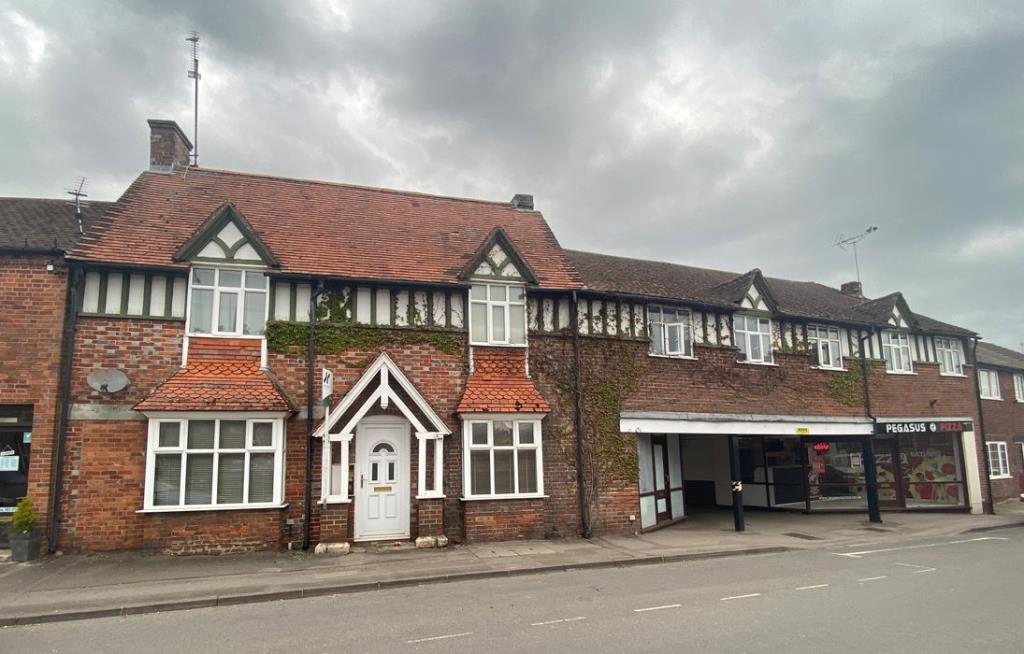 Lambourn, West Berkshire, RG17 1 bed flat for sale £130,000