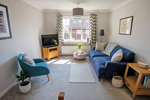 22 Dalmeny Road, Edinburgh, EH6 4QY