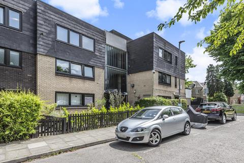 107 Ericcson Close, London, SW18 1SQ