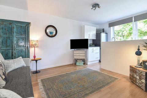 107 Ericcson Close, London, SW18 1SQ