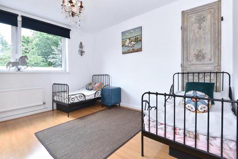 107 Ericcson Close, London, SW18 1SQ