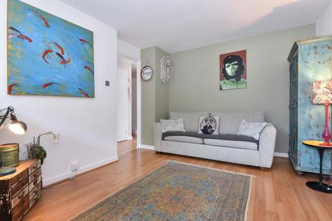 107 Ericcson Close, London, SW18 1SQ