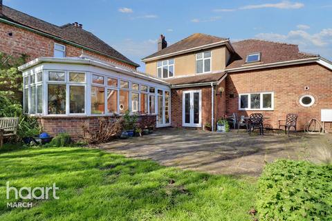 5 bedroom detached house for sale, London Road, Chatteris