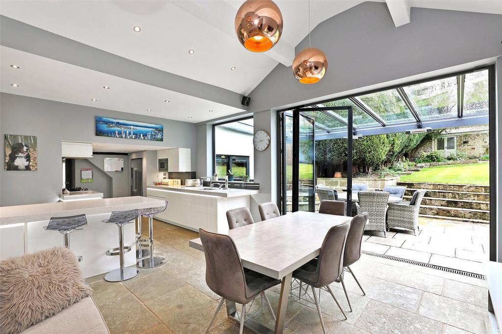 Slack Lane, Newmillerdam, Wakefield, West Yorkshire, WF2 5 bed detached