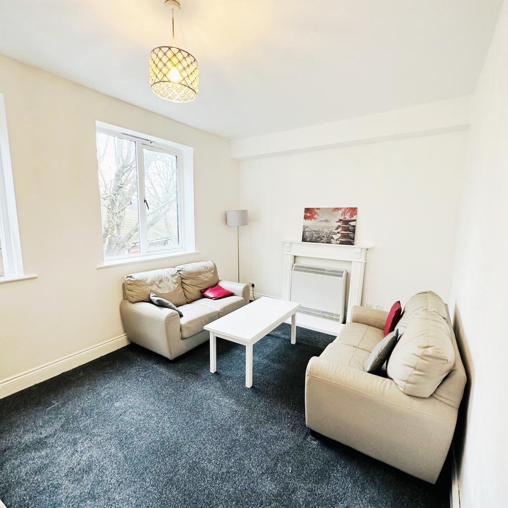 Cosy two bed flat to let