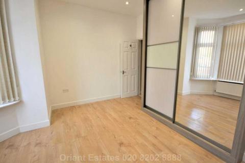 3 bedroom apartment for sale, Park Road, London
