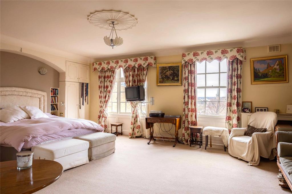 Principal Bedroom