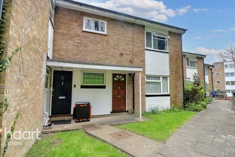 3 bedroom apartment for sale - 81 Downs Court Downs Road, Luton LU1 1QN