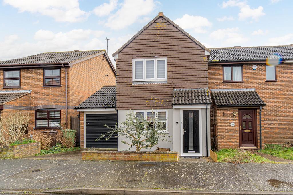 Cremer Place, Faversham, ME13 2 bed end of terrace house £295,000