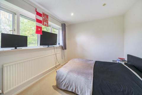 100 Armadale Road, Woking, GU21 3LD