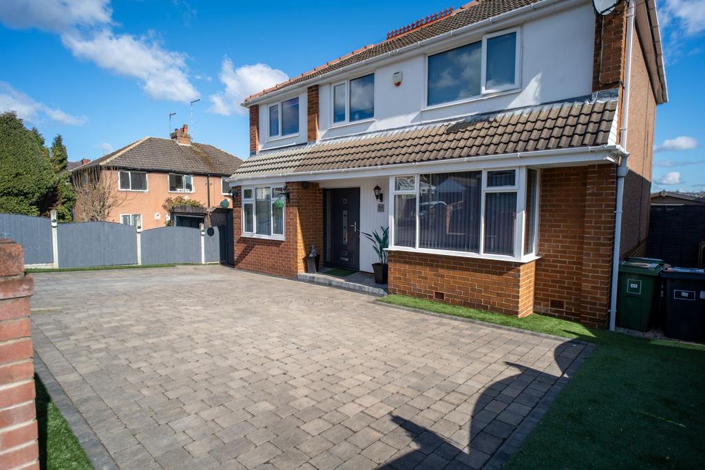 Oaklands Drive, Huddersfield, HD5 4 bed detached house £325,000