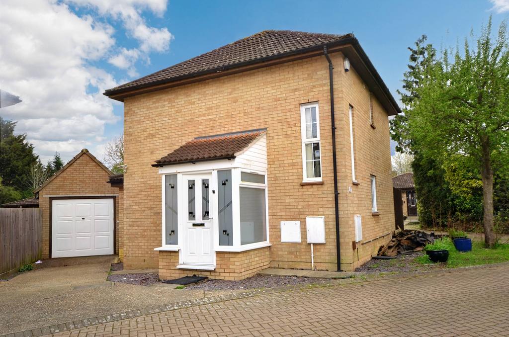 Pelton Court, Shenley Lodge MK5 4 bed detached house £1,600 pcm (£369 pw)