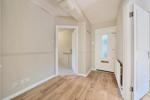 undefined, Queens Road,  Richmond,  TW10