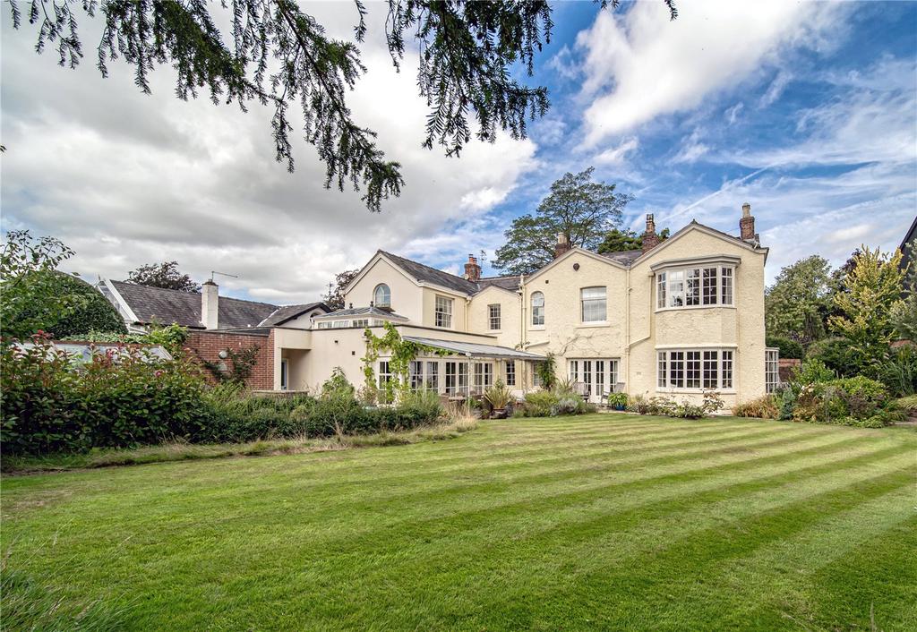 Knutsford Road, Wilmslow, Cheshire, SK9 6 bed detached house for sale