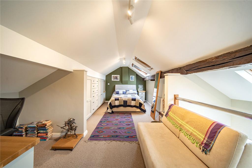 2nd Fl Bed/Sitting