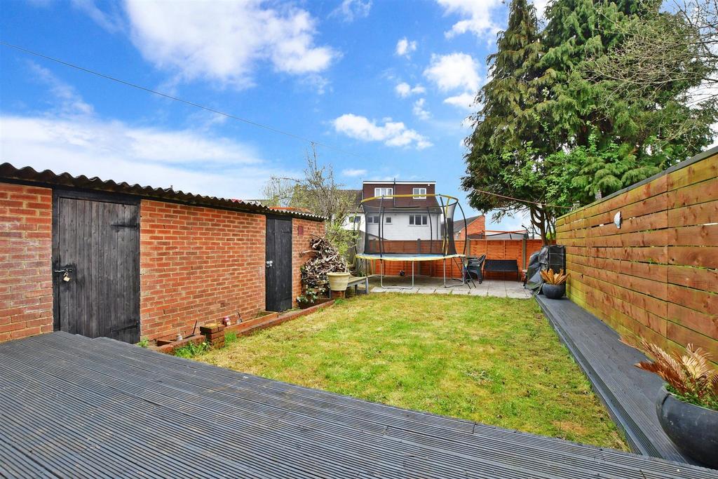 Merland Rise, Tadworth, Surrey 3 bed terraced house for sale £435,000