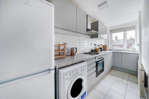 1 bedroom flat for sale, The Sandlings, Wood Green, London, N22