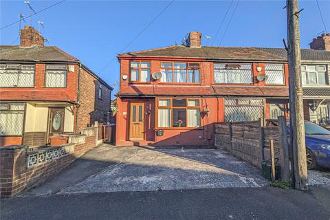 2 bedroom end of terrace house for sale, Selkirk Road, Chadderton, Oldham, Greater Manchester, OL9