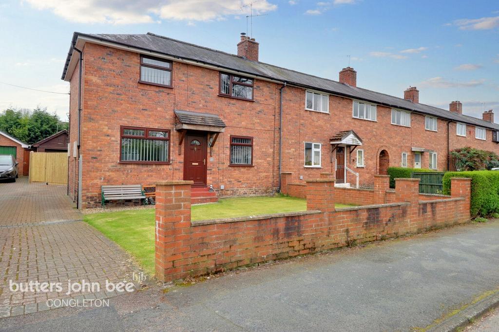 Crescent Road, Congleton 3 bed end of terrace house for sale £250,000