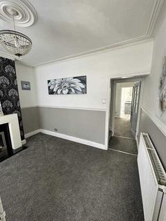 2 bedroom terraced house to rent, Rymer Grove, Walton