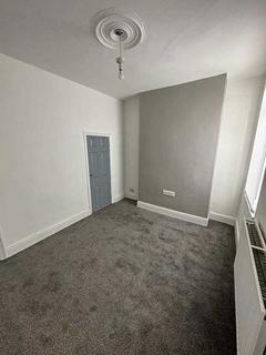 2 bedroom terraced house to rent, Rymer Grove, Walton