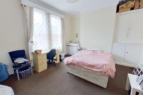 5 bedroom house to rent, Brudenell Grove, Hyde Park, Leeds